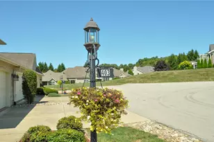 403 Hunt Club Dr, Hempfield Township, PA 15601 - Photo 45