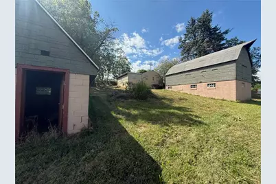 102 Baker Rd, Center Township, PA 15061 - Photo 5