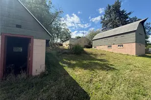 102 Baker Rd, Center Township, PA 15061 - Photo 5