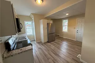 17 N Silver St, Mt Pleasant Boro, PA 15666 - Photo 7