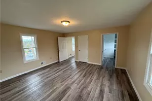 17 N Silver St, Mt Pleasant Boro, PA 15666 - Photo 11