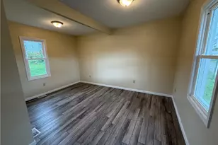 17 N Silver St, Mt Pleasant Boro, PA 15666 - Photo 9