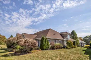 334 Patriot Ln, Economy, PA 15042 - Photo 5