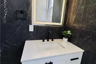 834 Farragut St, Pittsburgh, PA 15206 - Photo 17