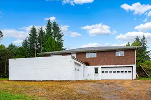 247 Welsh Rd, Penn Township, PA 16059 - Photo 3