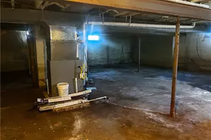 1638 Shady Dr, Farrell, PA 16121 - Photo 21