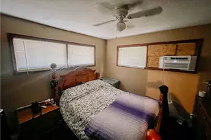 1638 Shady Dr, Farrell, PA 16121 - Photo 13