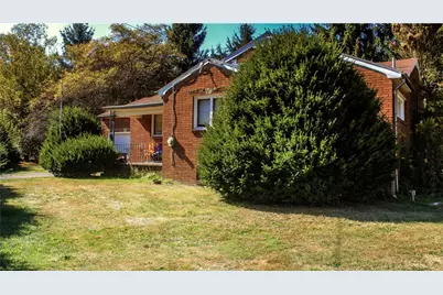 1638 Shady Dr, Farrell, PA 16121 - Photo 3