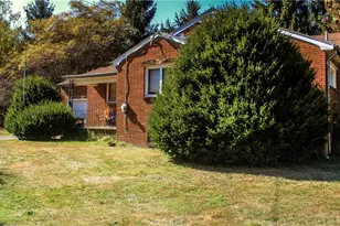 1638 Shady Dr, Farrell, PA 16121 - Photo 3