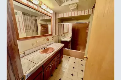 221 S Oakland Ave, Sharon, PA 16146 - Photo 23