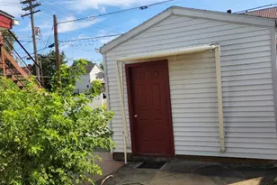 29 Pittsburgh Cir, Ellwood City, PA 16117 - Photo 5