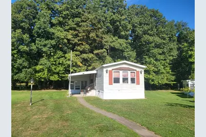 1529 Lee Ln, Grove City Boro, PA 16127 - Photo 1