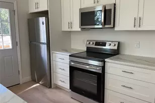 844 Gearing Ave, Pittsburgh, PA 15210 - Photo 11