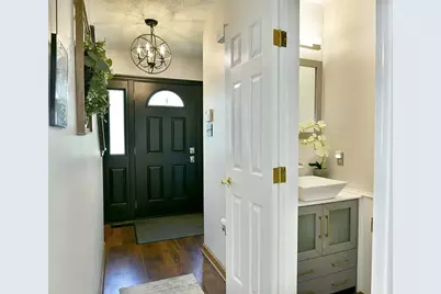 290 Shady Glen Dr, Moon/Crescent Twp, PA 15108 - Photo 19