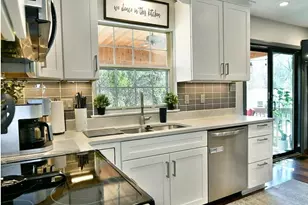 290 Shady Glen Dr, Moon/Crescent Twp, PA 15108 - Photo 15