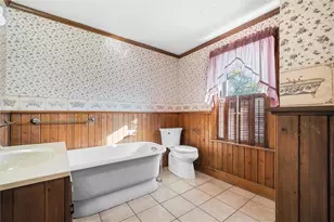 1007 Leslie St, Sharon, PA 16146 - Photo 13