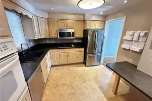 5534 Pocusset St, Pittsburgh, PA 15217 - Photo 15