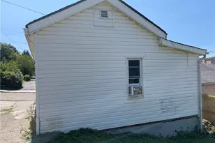 899 9th St, Ambridge, PA 15003 - Photo 17