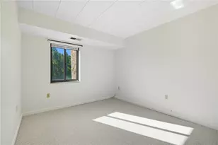 1400 Smokey Wood Dr, Pittsburgh, PA 15218 - Photo 21