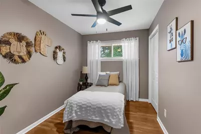 2085 Debrakeleer, Farrell, PA 16121 - Photo 15