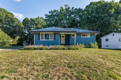 2085 Debrakeleer, Farrell, PA 16121 - Photo 1