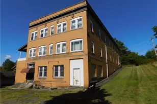 28 Broadway St, Smith Township, PA 15054 - Photo 1