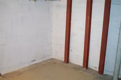 1137 Connellsville Rd, Washington Township, PA 15438 - Photo 27