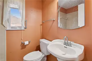 952 Fredericka Dr, South Park, PA 15236 - Photo 21