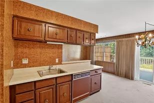 1825 Foxcroft Ln, Pittsburgh, PA 15101 - Photo 13