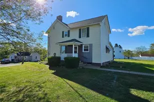 6304 Tuscarawas Rd, Ohioville, PA 15052 - Photo 3