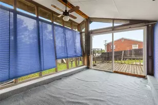 409 Cherrywood Dr, Pittsburgh, PA 15214 - Photo 17