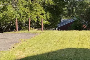 415 Dewalt Dr, Baldwin Twp, PA 15234 - Photo 17