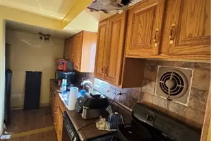 531 Burton Dr, Pittsburgh, PA 15235 - Photo 7