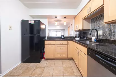 2034 Swallow Hill Rd #326, Scott Township, PA 15220 - Photo 5