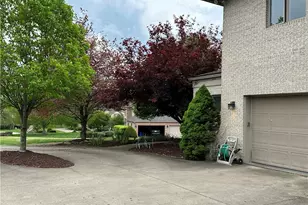 337 Saratoga Dr, South Union Township, PA 15401 - Photo 5