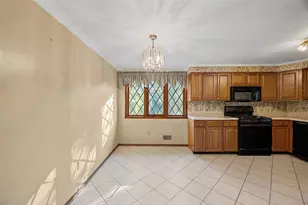 54 Lilmont Dr, Pittsburgh, PA 15218 - Photo 9