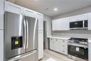 419 Maytide St, Pittsburgh, PA 15227 - Photo 9