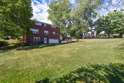 2401 Berkshire Dr, Pittsburgh, PA 15241 - Photo 33