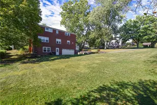 2401 Berkshire Dr, Pittsburgh, PA 15241 - Photo 33