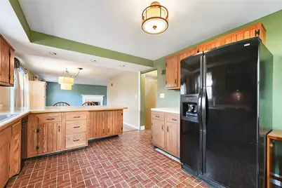 2401 Berkshire Dr, Pittsburgh, PA 15241 - Photo 9