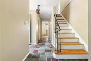 2401 Berkshire Dr, Pittsburgh, PA 15241 - Photo 3