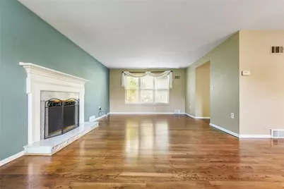 2401 Berkshire Dr, Pittsburgh, PA 15241 - Photo 15