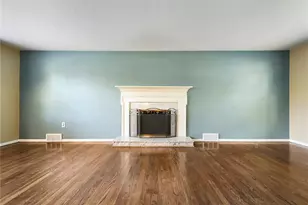 2401 Berkshire Dr, Pittsburgh, PA 15241 - Photo 17