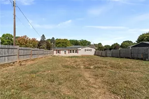 197 Douglass Rd, Beaver Falls, PA 15010 - Photo 7