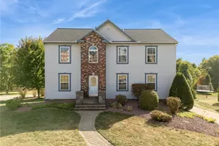 347 Chaucer Dr, Hempfield Township, PA 15672 - Photo 1