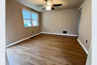 3329 Recker Dr, Pittsburgh, PA 15227 - Photo 3