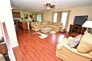 2006 Moccasin Dr, South Strabane, PA 15301 - Photo 9