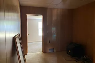 2647 Paige St, Lower Burrell, PA 15068 - Photo 9