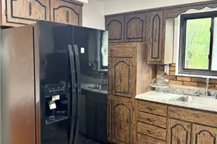 7895 Mark Dr, Pittsburgh, PA 15147 - Photo 9