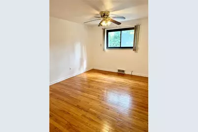7895 Mark Dr, Pittsburgh, PA 15147 - Photo 5